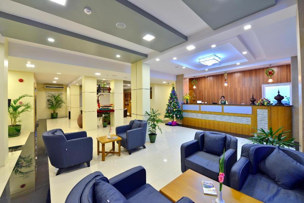 Hotel H Valley Янгон Экстерьер фото