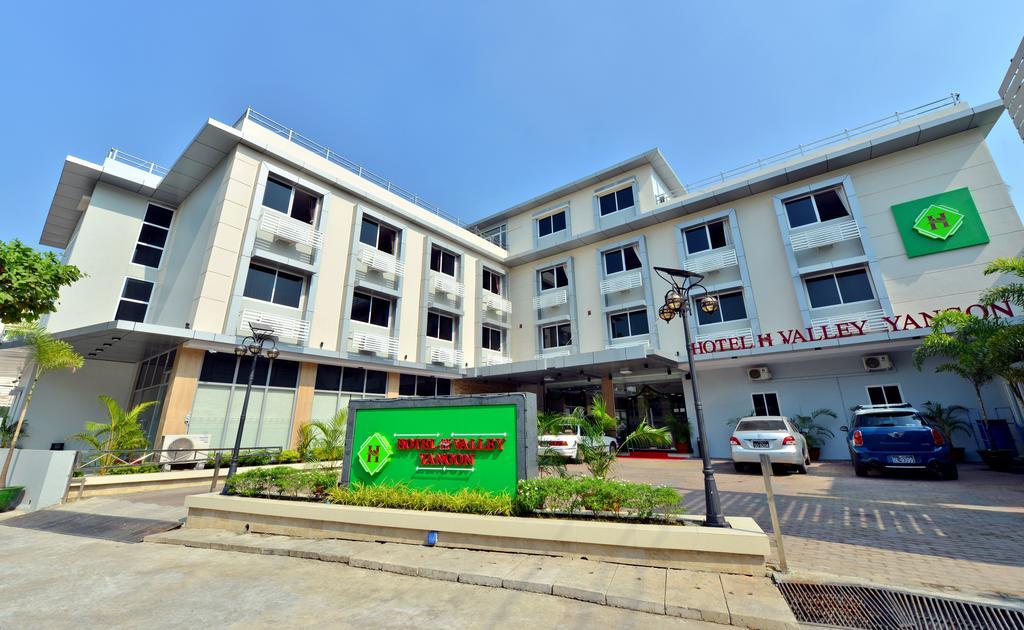 Hotel H Valley Янгон Экстерьер фото