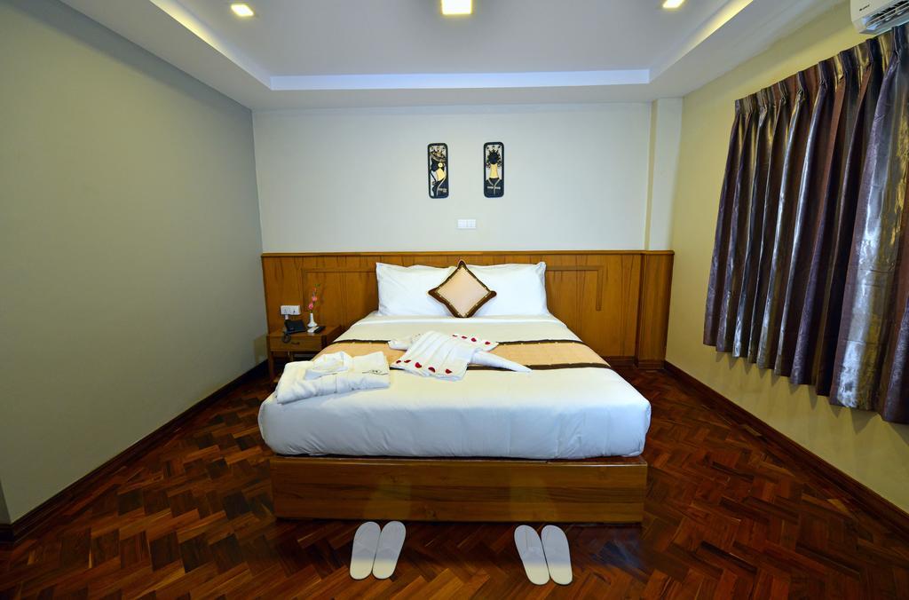 Hotel H Valley Янгон Экстерьер фото
