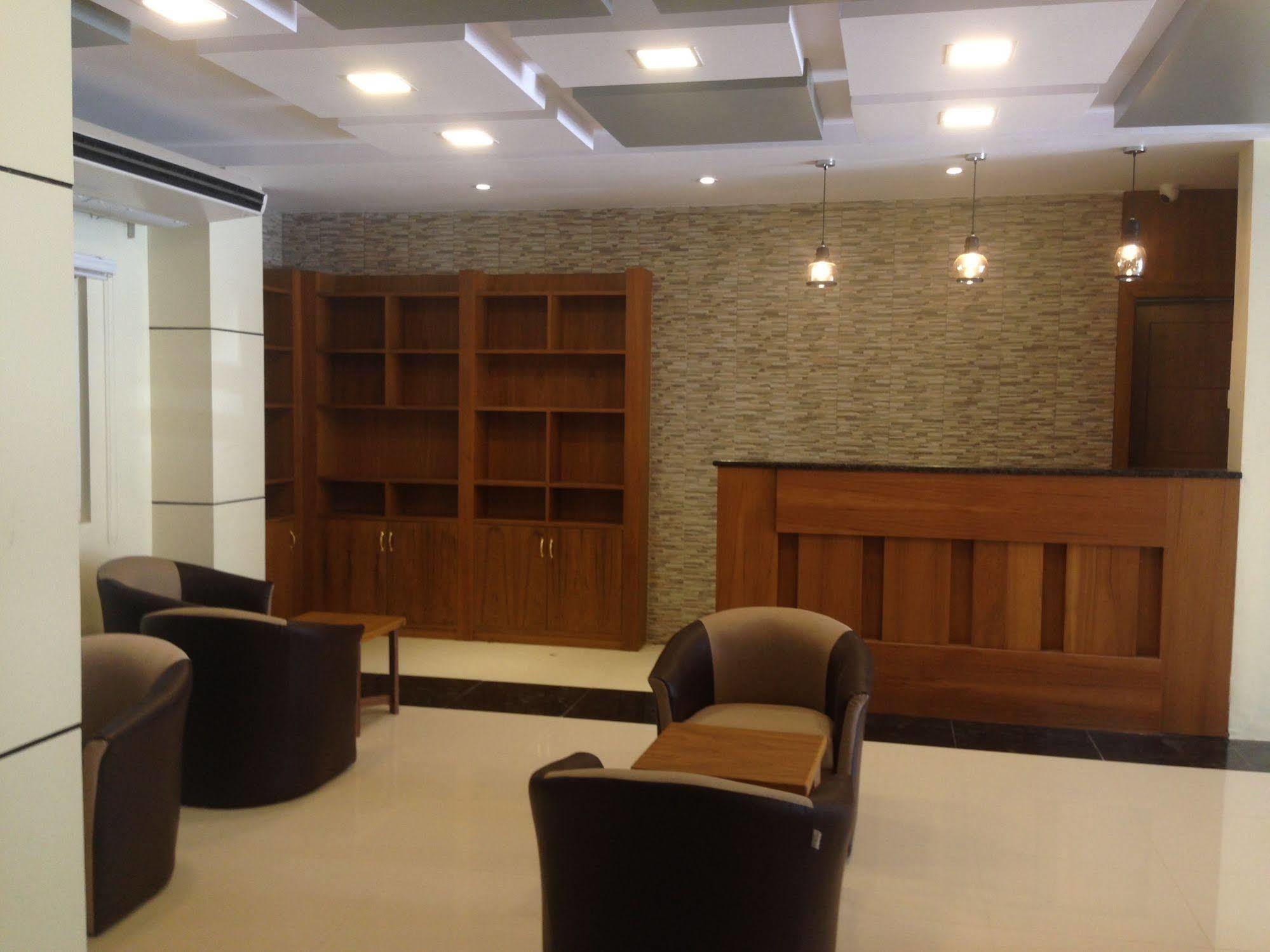 Hotel H Valley Янгон Экстерьер фото
